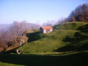 Xtrallusion photo library of independent, self-guided walking and sightseeing holidays in Italy. Pictures, images, photos and photographs taken along the way of this 1-day walking itinerary, to give you a visual impression of the day's walk.